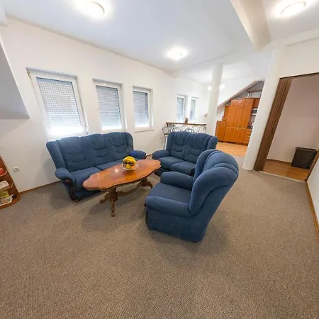 Naaj Apartment *