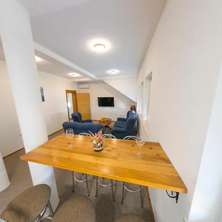 Apartment Naaj