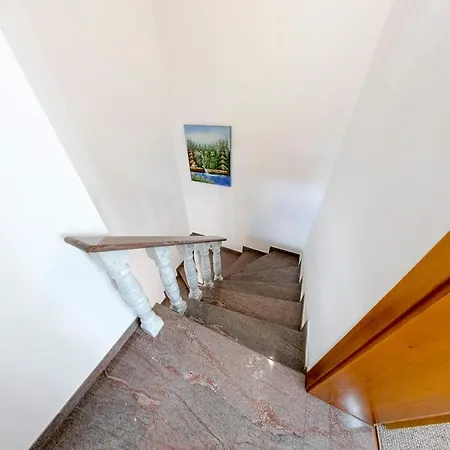 Apartment Naaj *
